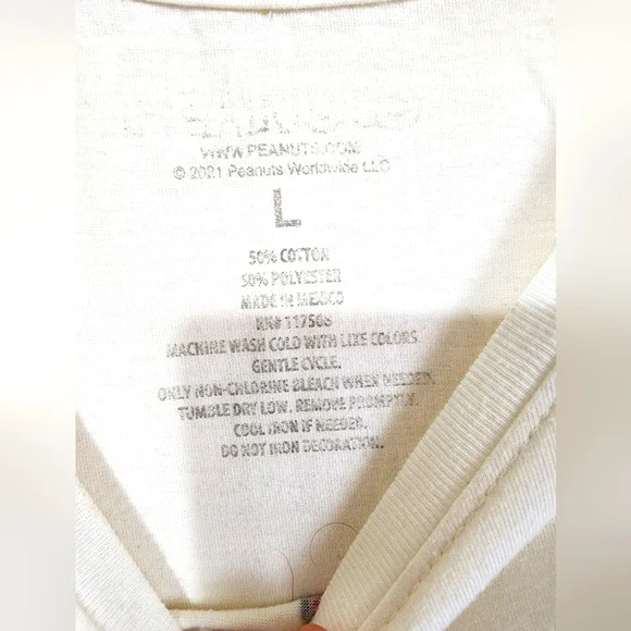 Women's Snoopy Valentine's Day White Tshirt Size Large - Picture 3 of 5